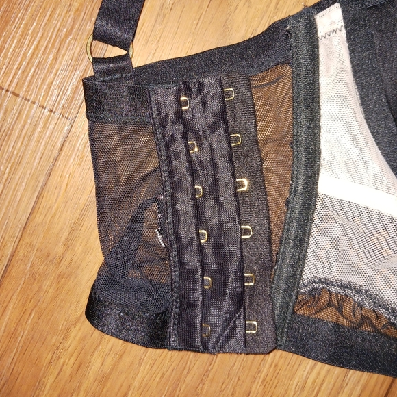 Victoria's Secret Corset Bra 32C - Picture 13 of 15